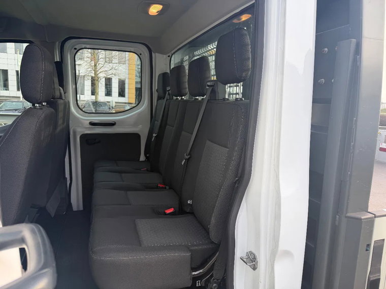 Vehicle Image 9