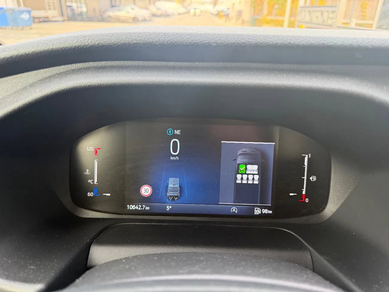 Vehicle Image 10
