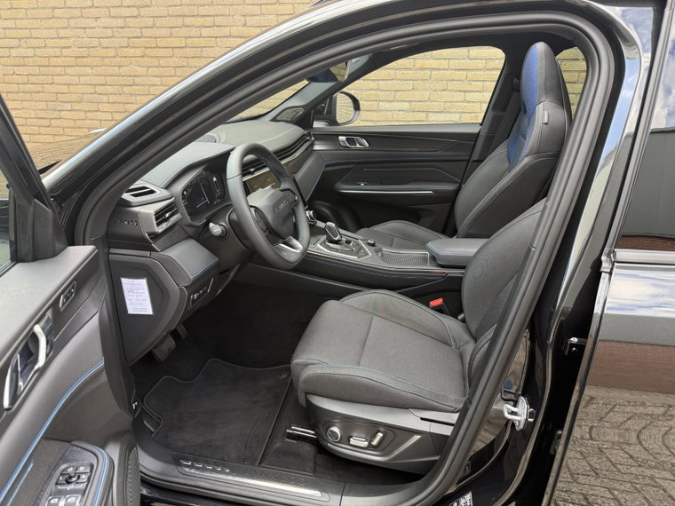 Vehicle Image 28