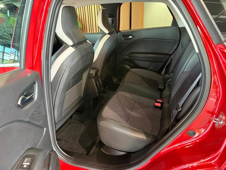 Vehicle Image 33