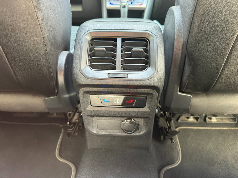 Vehicle Image 28