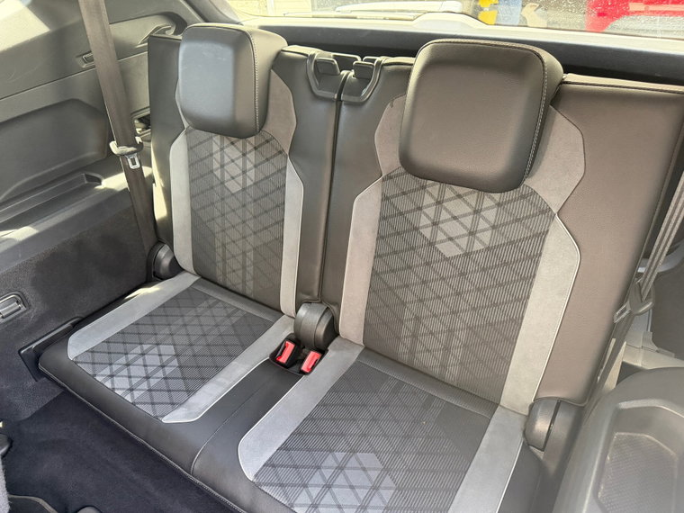 Vehicle Image 33