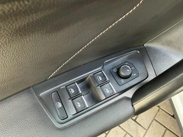 Vehicle Image 42