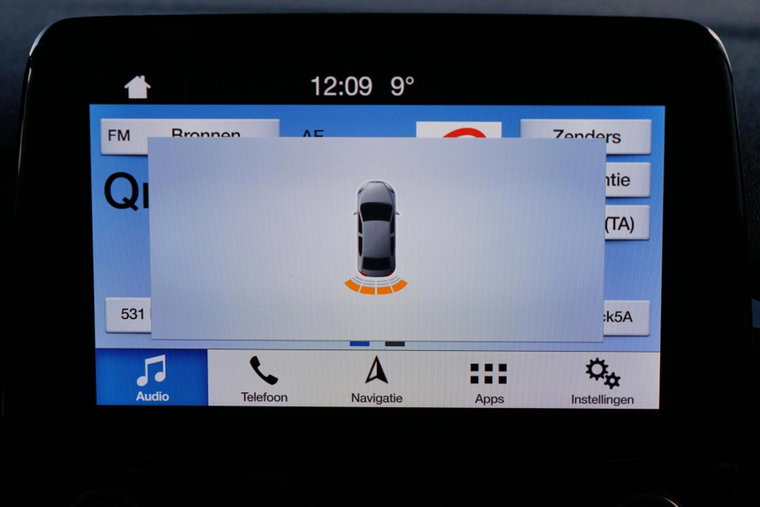 Vehicle Image 9