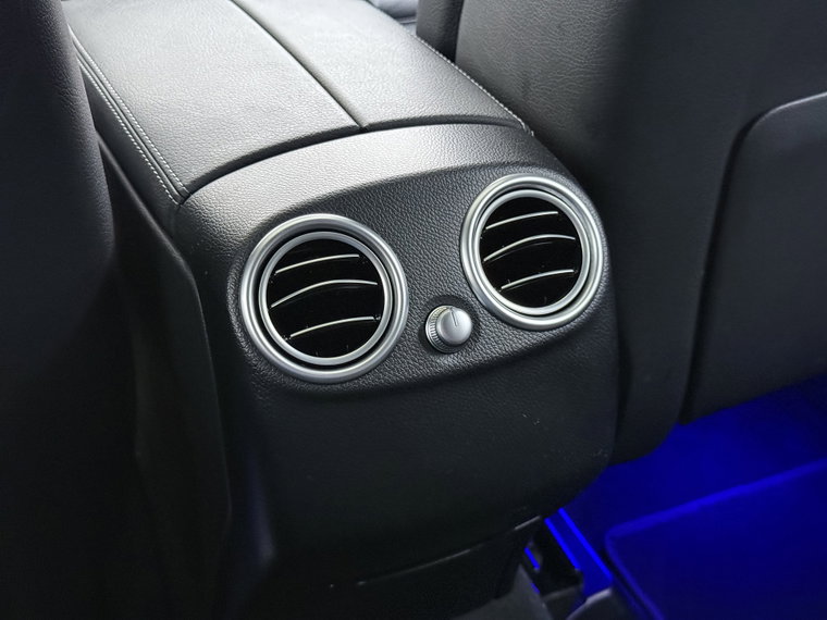 Vehicle Image 34