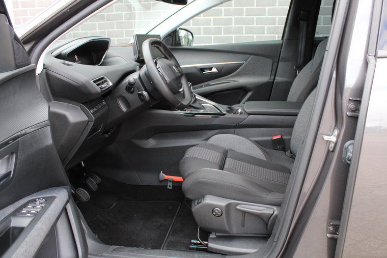 Vehicle Image 8