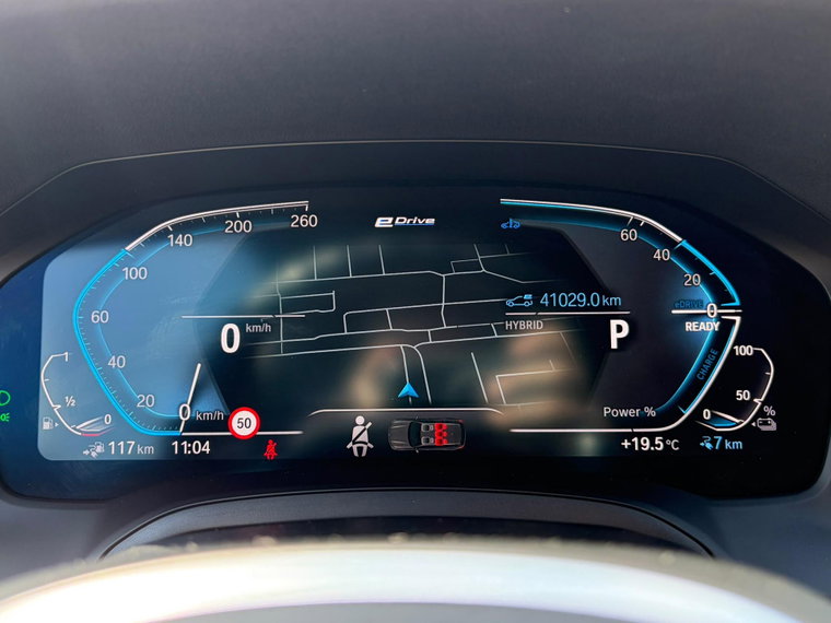 Vehicle Image 25