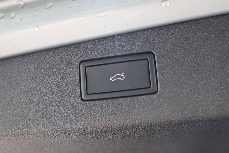 Vehicle Image 48
