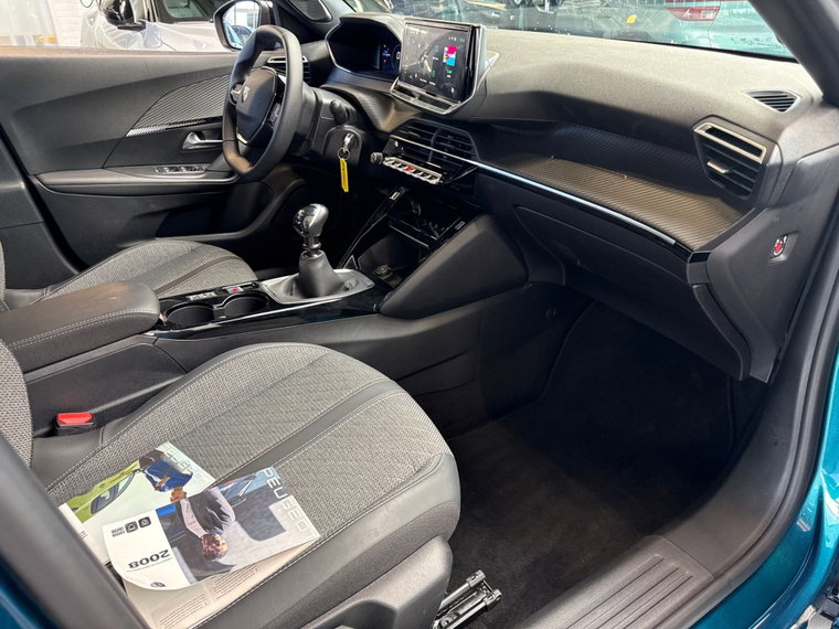 Vehicle Image 29