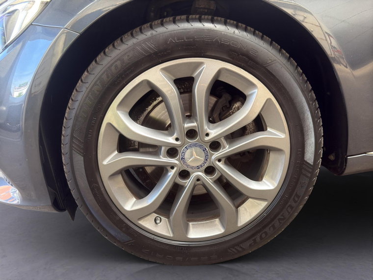 Vehicle Image 36