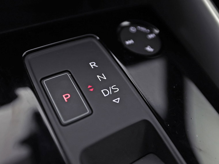 Vehicle Image 26