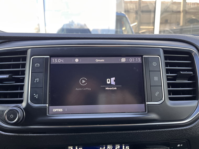 Vehicle Image 38