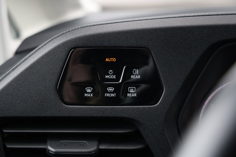 Vehicle Image 33