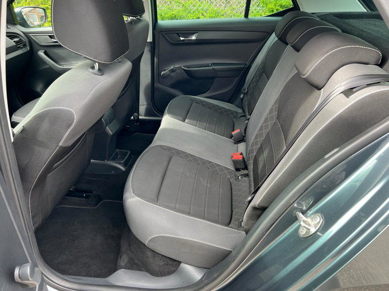 Vehicle Image 35