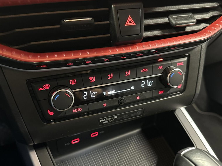 Vehicle Image 32