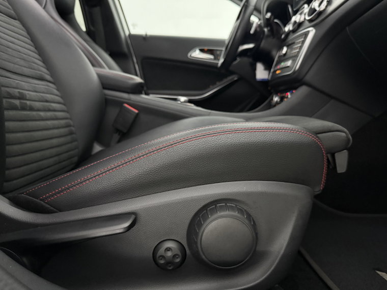 Vehicle Image 38