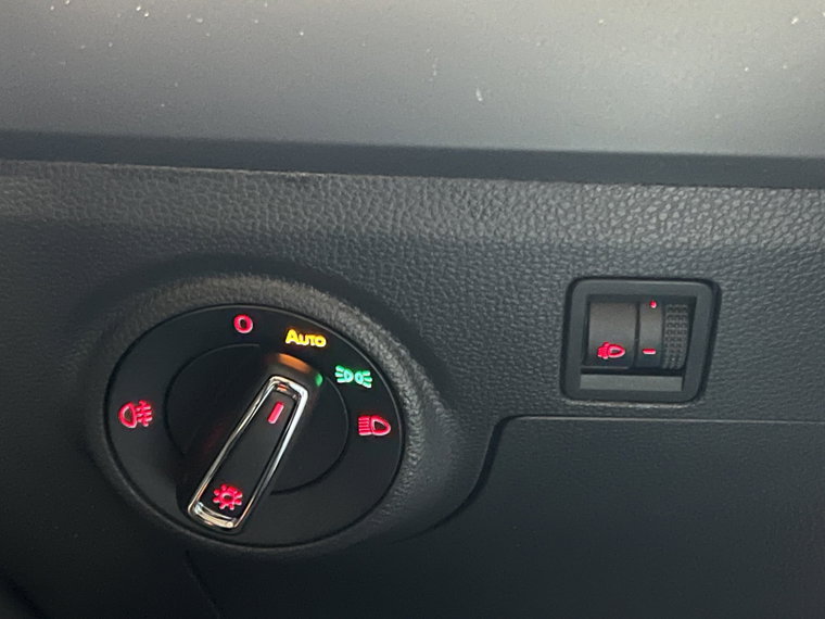 Vehicle Image 26