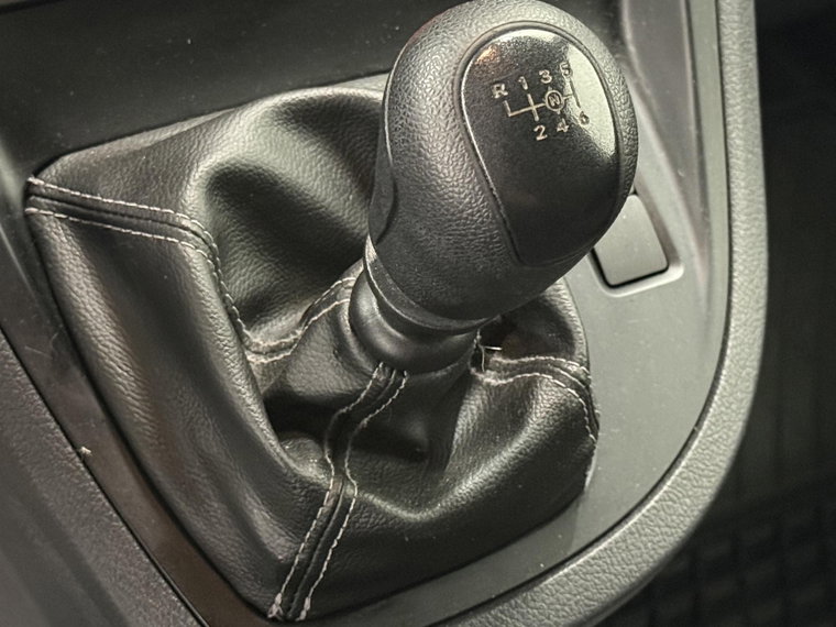 Vehicle Image 24