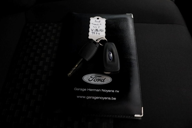 Vehicle Image 8