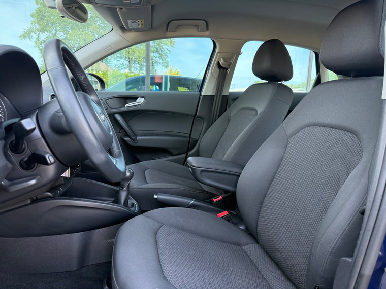 Vehicle Image 17