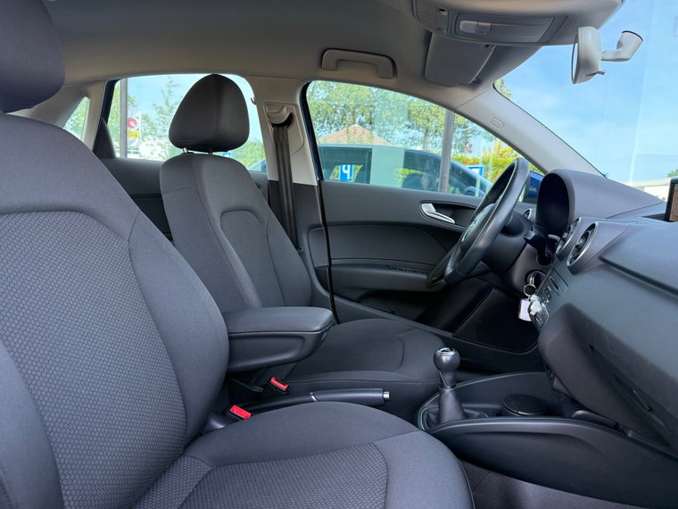 Vehicle Image 21