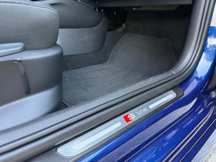 Vehicle Image 22