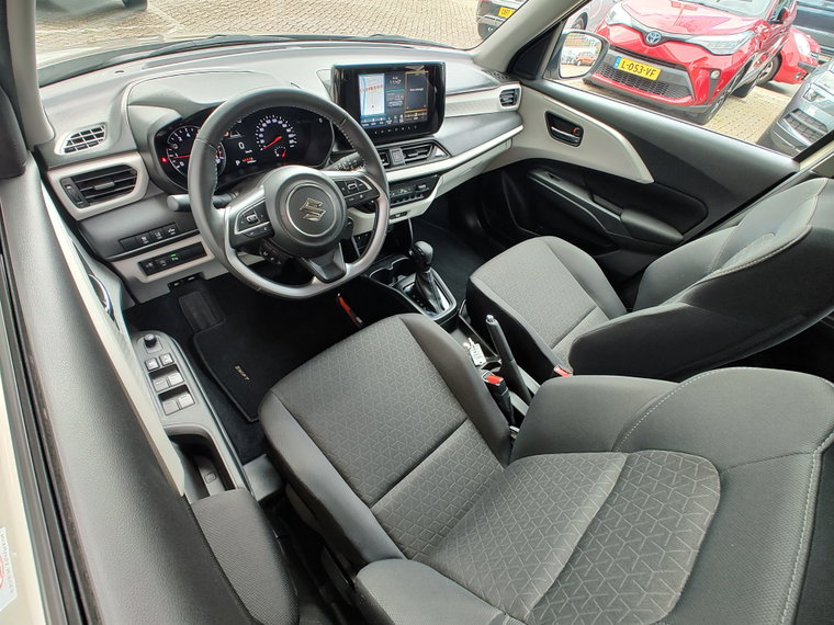 Vehicle Image 13