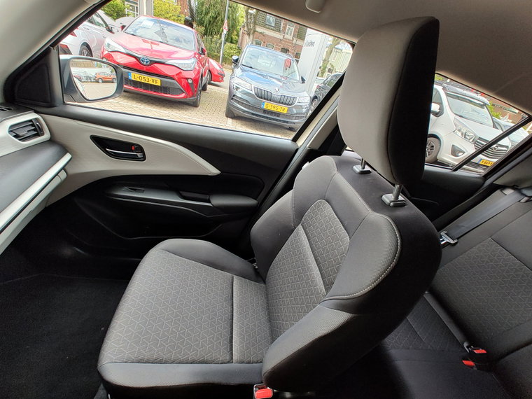 Vehicle Image 30