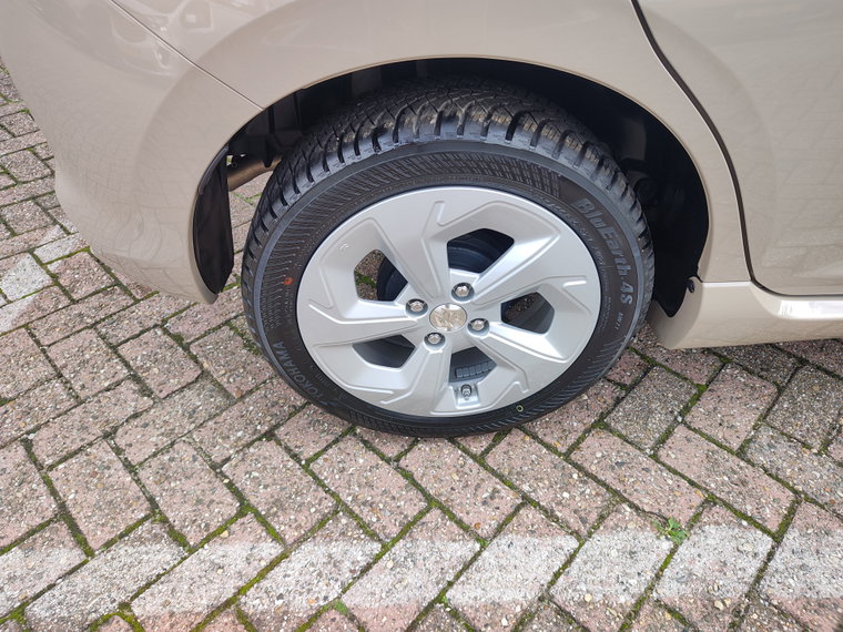 Vehicle Image 35
