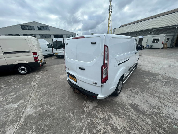 Vehicle Image 11