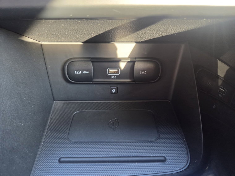 Vehicle Image 28
