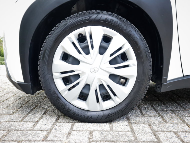 Vehicle Image 11
