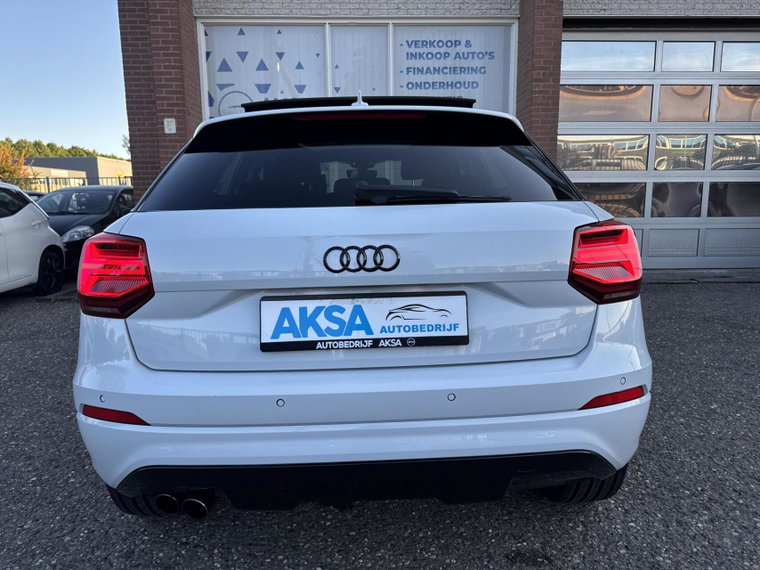 Vehicle Image 32