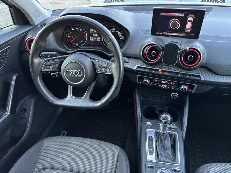 Vehicle Image 35