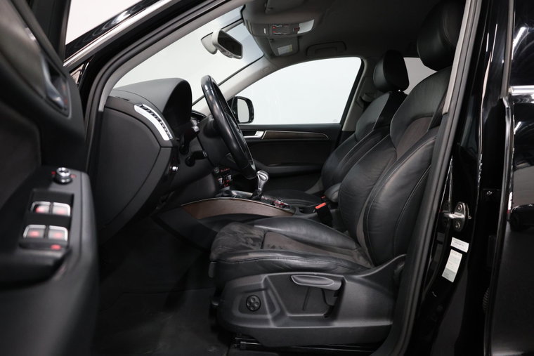 Vehicle Image 11
