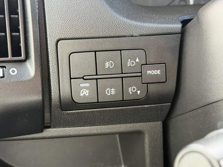 Vehicle Image 27