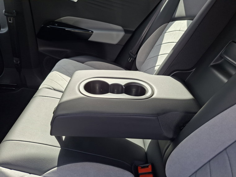 Vehicle Image 24