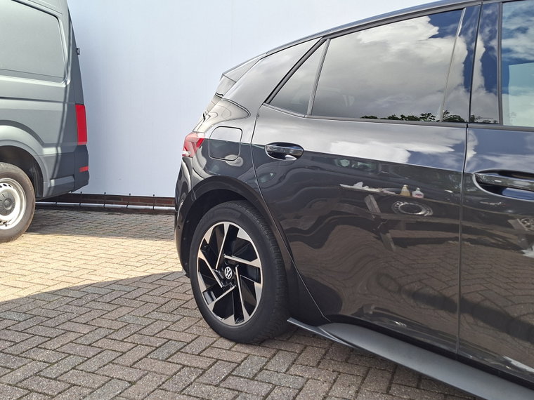 Vehicle Image 45