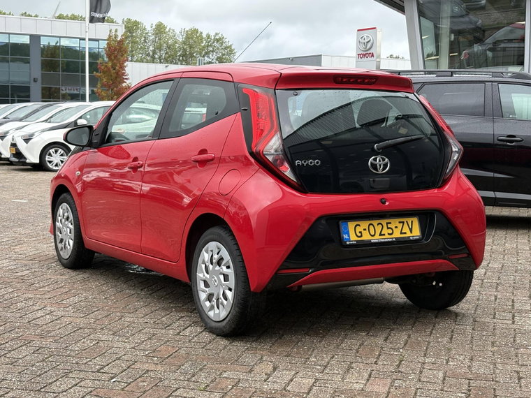 Vehicle Image 4