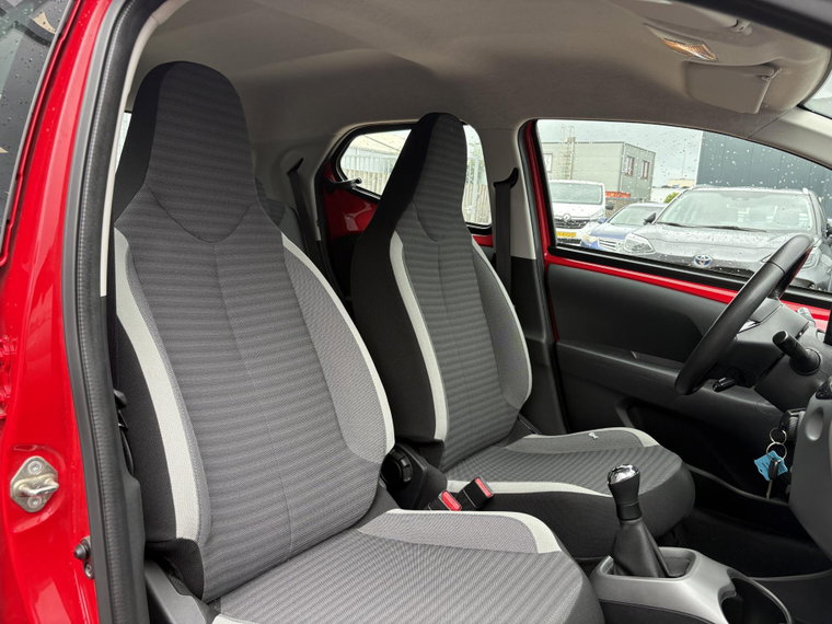 Vehicle Image 7