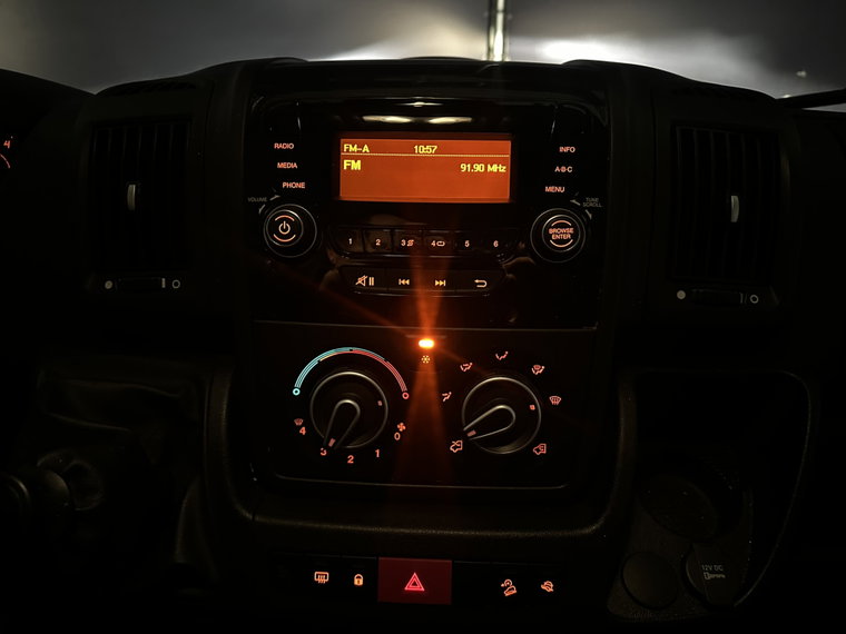 Vehicle Image 17