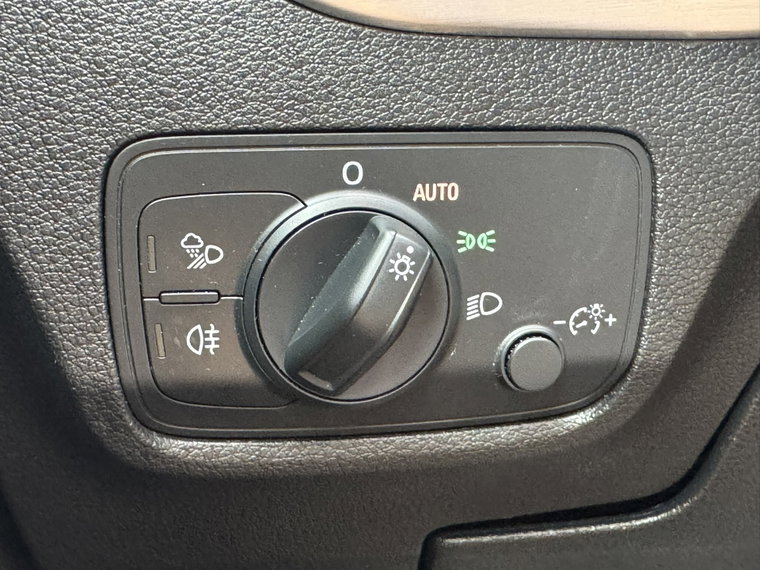 Vehicle Image 28