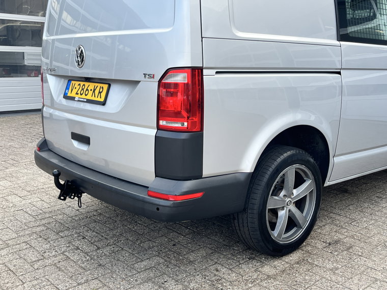 Vehicle Image 24