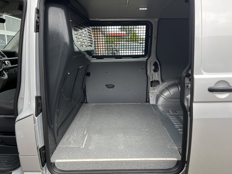 Vehicle Image 28