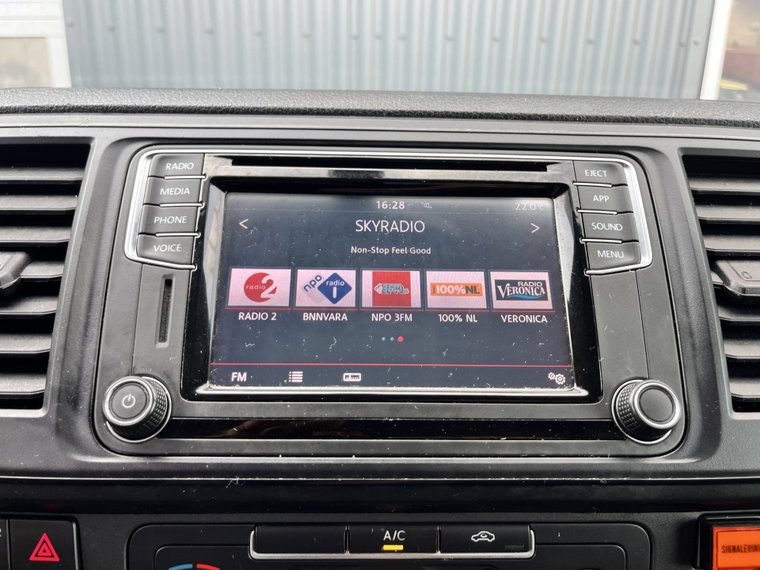 Vehicle Image 37