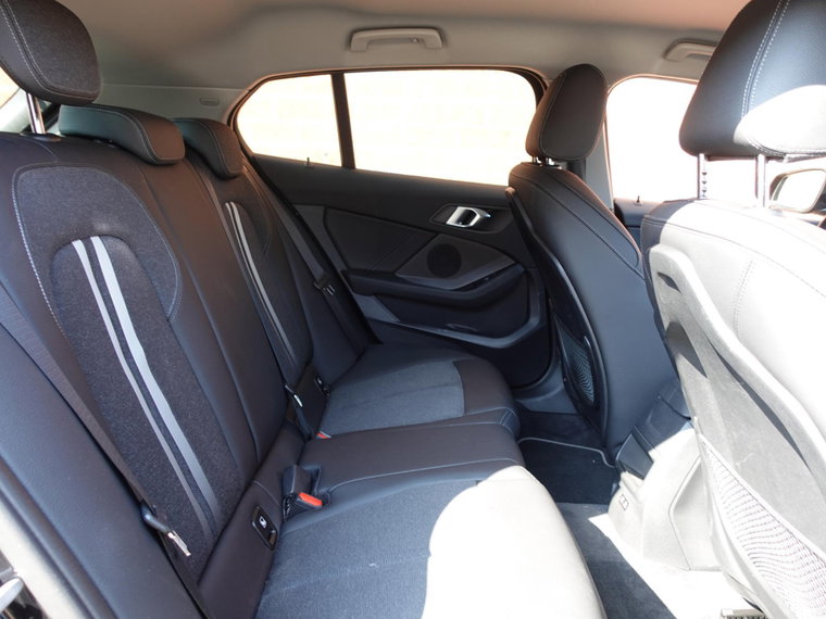 Vehicle Image 37