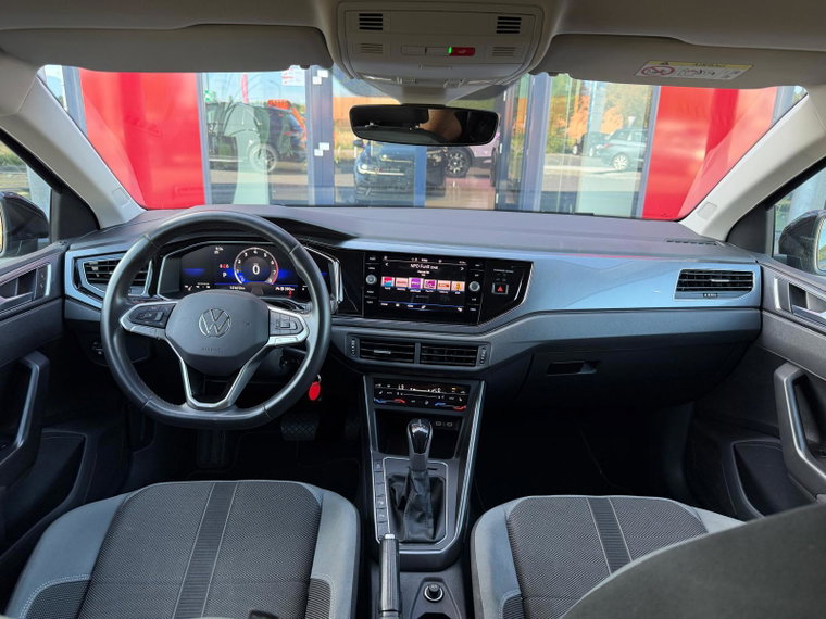 Vehicle Image 22