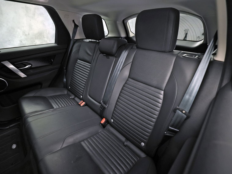 Vehicle Image 16