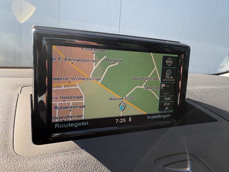 Vehicle Image 19