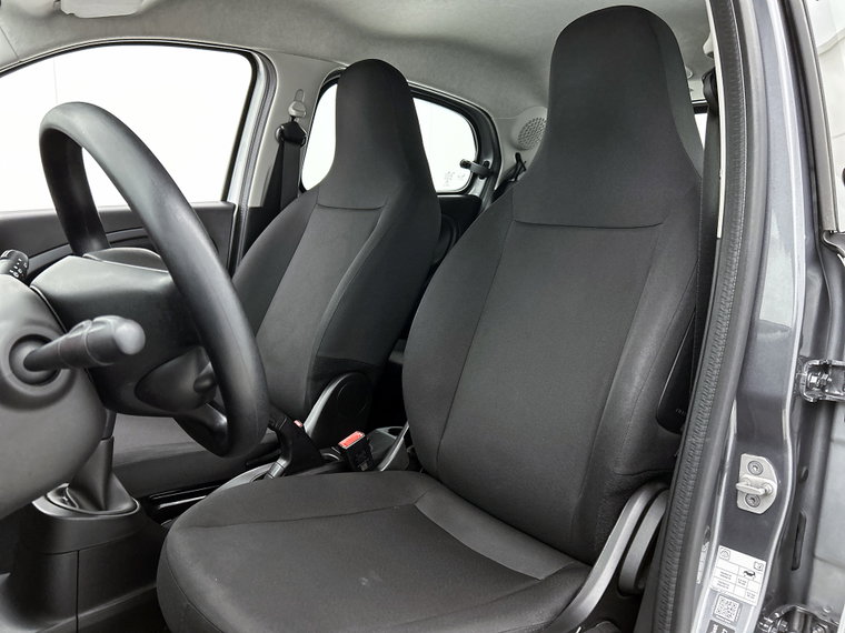 Vehicle Image 32